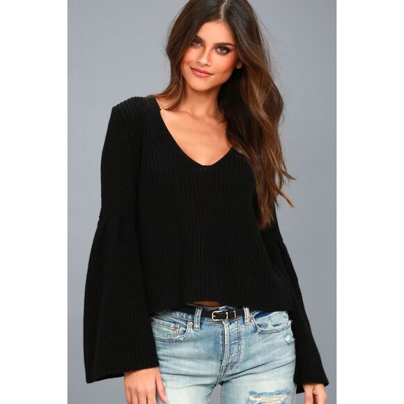 FREE PEOPLE Black Damsel Bell Sleeve Cropped Boxy Oversized Boho Knit Sweater XS - Picture 1 of 9